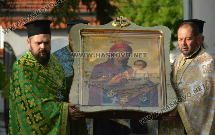Харманли посреща иконата на св. Богородица “Скоропослушница“ от Ананиев