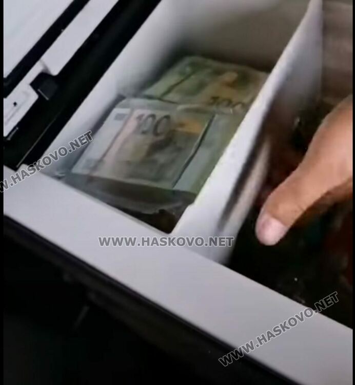 Откриха близо 423 хил. недекларирани евро на МП Капитан Андреево