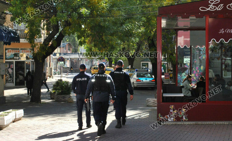 Един акт по противоепидемичните мерки в Хасковско при 398 проверки