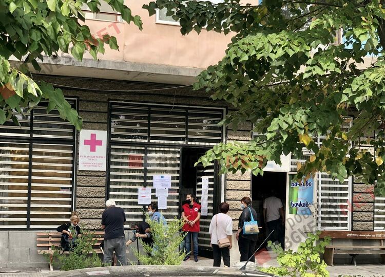 Започна раздаването на хранителни помощи в Димитровград, над 1700 домакинства ще получат хранителни пакети