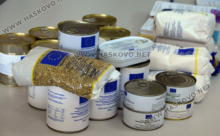 Хасковлии извиха опашки за хранителните помощи от БЧК, искат и олио