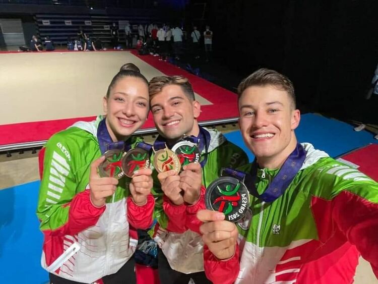 Пашова, Папазов, Баротев