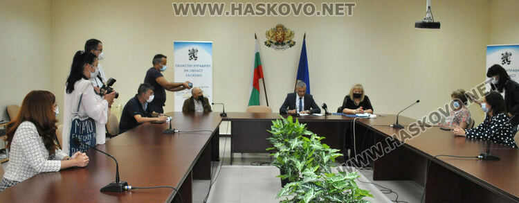 РЗИ-Хасково и д-р Оник Кеворкян с грамоти за ваксинацията срещу коронавируса