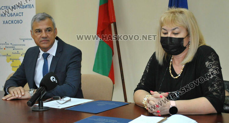 РЗИ-Хасково и д-р Оник Кеворкян с грамоти за ваксинацията срещу коронавируса