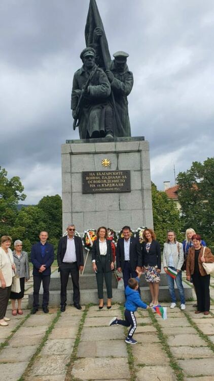 И БСП в Кърджали почетоха Деня на Независимостта