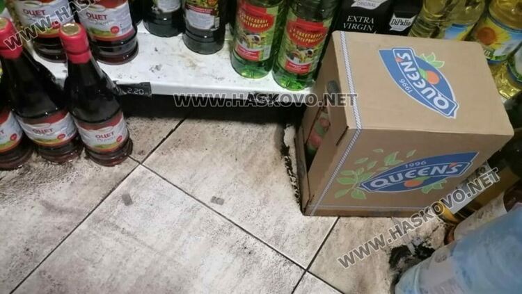 Хидрофор се спука и напълни магазин и двор на сграда