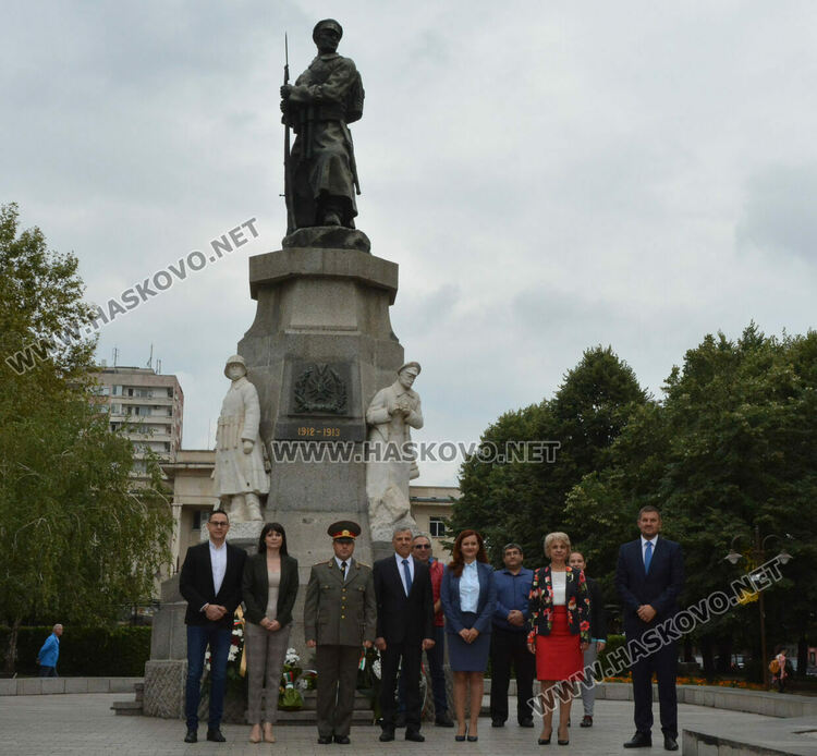 Хасково отбеляза с кратка церемония 113 г. от обявяването на Независимостта на България