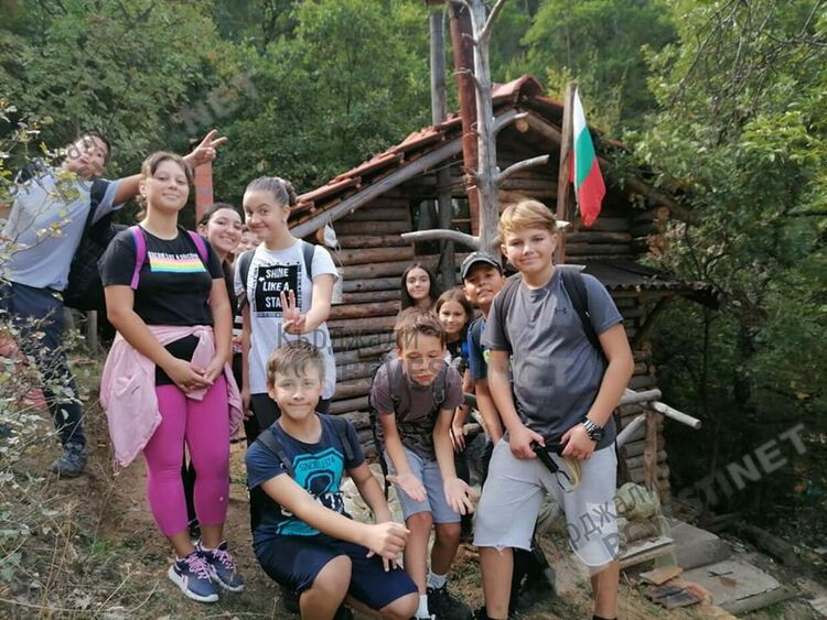 Туристически излети ще социализират децата на Кърджали по време на онлайн обучение