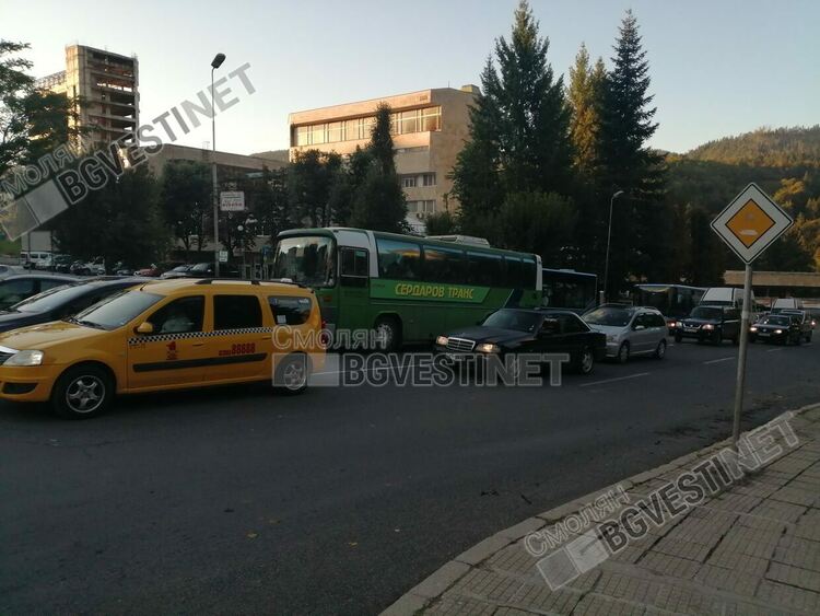 Протест блокира центъра на Смолян, създаде транспортен хаос