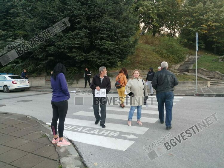 Протест блокира центъра на Смолян, създаде транспортен хаос