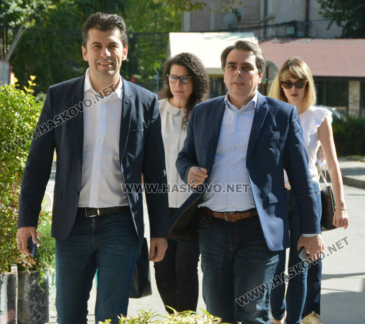 „Продължаваме промяната“ обявяват водачите си на листи до края на следващата седмица