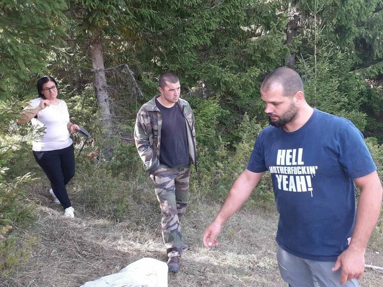 Заложиха капани за наблюдение и разселване на мечки, за един мъжки има разрешително за отстрел