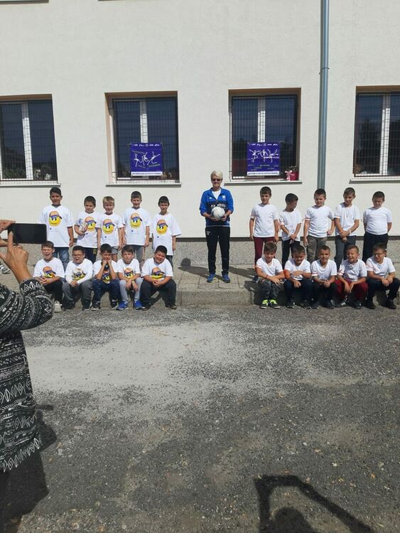 Ученици и учители от СУ ,,Йордан Йовков“ - част от хилядите спортуващи