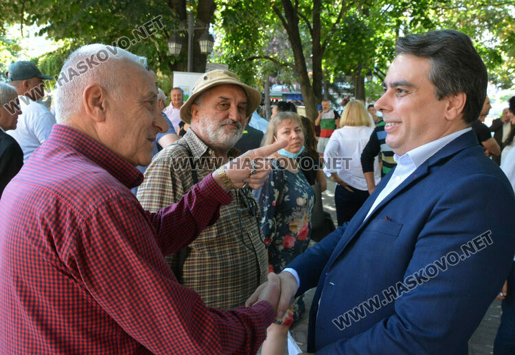 „Продължаваме промяната“ обявяват водачите си на листи до края на следващата седмица