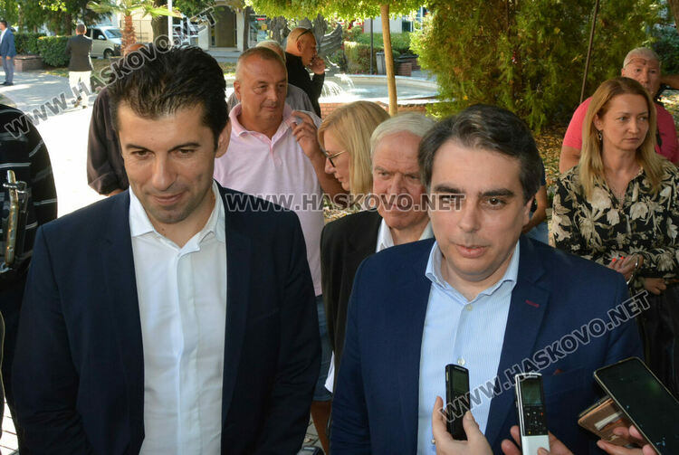 „Продължаваме промяната“ обявяват водачите си на листи до края на следващата седмица