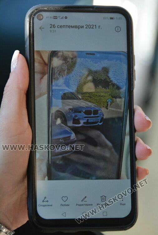 Жена с дете в колата катастрофира леко след поредица от грешки