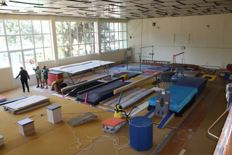 Завърши ремонтът на спортна зала „Юнак“ 