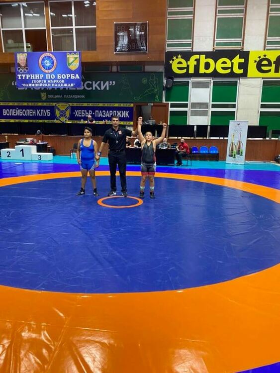 Деца от спортен клуб "Димитър Кумчев" - Асеновград - шампиони на турнир по борба 