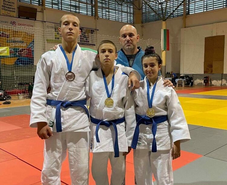17 медала и 1-во място в комплексното класиране за джудистите от Хасково на турнира в Пловдив