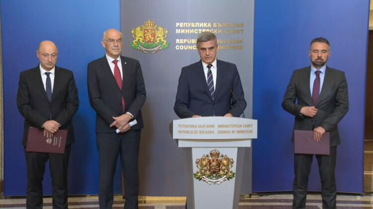 Нови мерки: Кабинетът предлага финансови компенсации за бизнес потребителите на ел. енергия