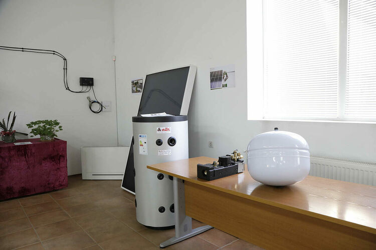 Соларна лаборатория е открита в ПГЕМП "Христо Ботев"