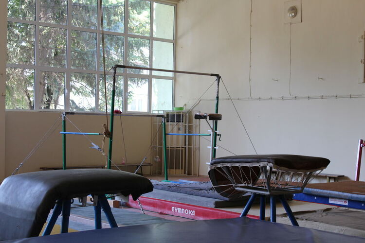 Завърши ремонтът на спортна зала „Юнак“ 