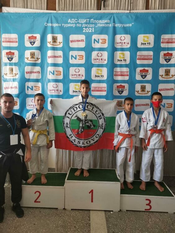 17 медала и 1-во място в комплексното класиране за джудистите от Хасково на турнира в Пловдив