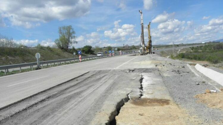 Ремонт на магистрала "Струма", движението двупосочно в платното за София