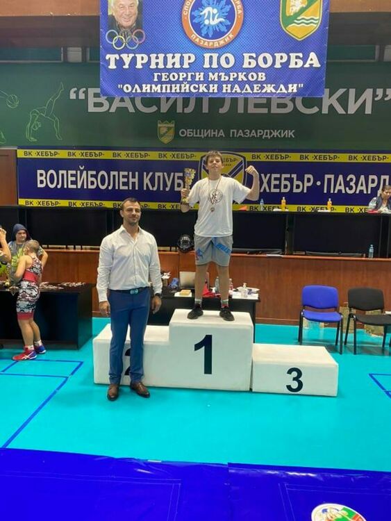 Деца от спортен клуб "Димитър Кумчев" - Асеновград - шампиони на турнир по борба 