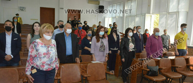 40 % повече магистри се записаха в РЦДО на УНСС в Хасково