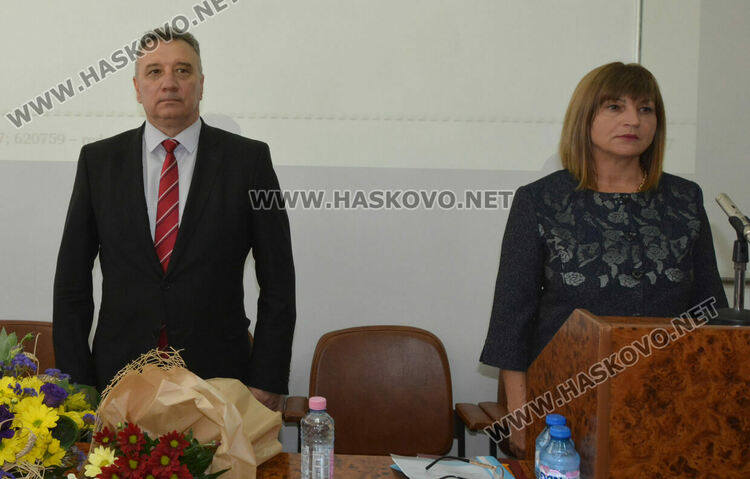 40 % повече магистри се записаха в РЦДО на УНСС в Хасково