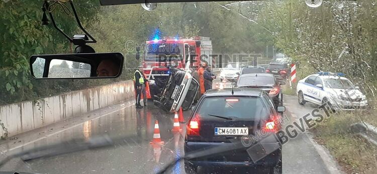 Жената пострадала при катастрофата над "Рибката" е без опасност за живота