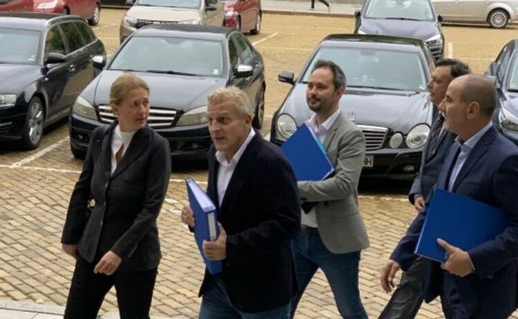 Цветанов и Москов заедно в ЦИК, ще издигнат и кандидат за президент