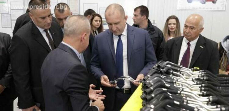 Държавният глава посети структуроопределящи заводи в областта