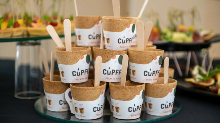 Πъpвaтa фaбpиĸa зa биopaзгpaдими ядливи чaши в Eвpoпa oтвopи вpaти в Πлoвдив