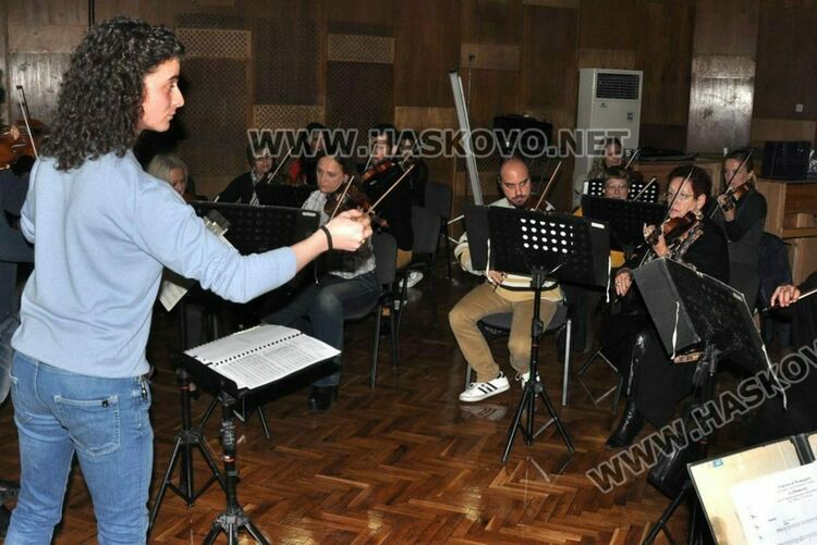 Концерт на Камерен оркестър и представяне на книга в Хасково на 4 октомври