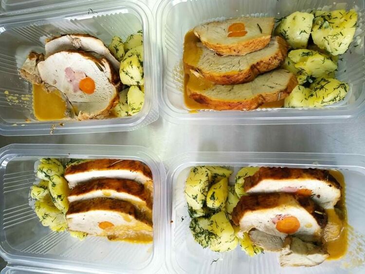 Гимназията по туризъм отново осигури топъл обяд за ковид отделение