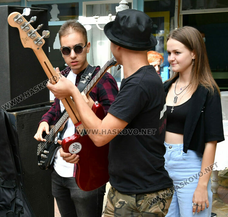 Таланти от различни поколения на „Хасковска музикантска среща 2021“