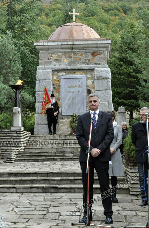 Премиер и вицепрезидент на тракийското поклонение в Маджарово