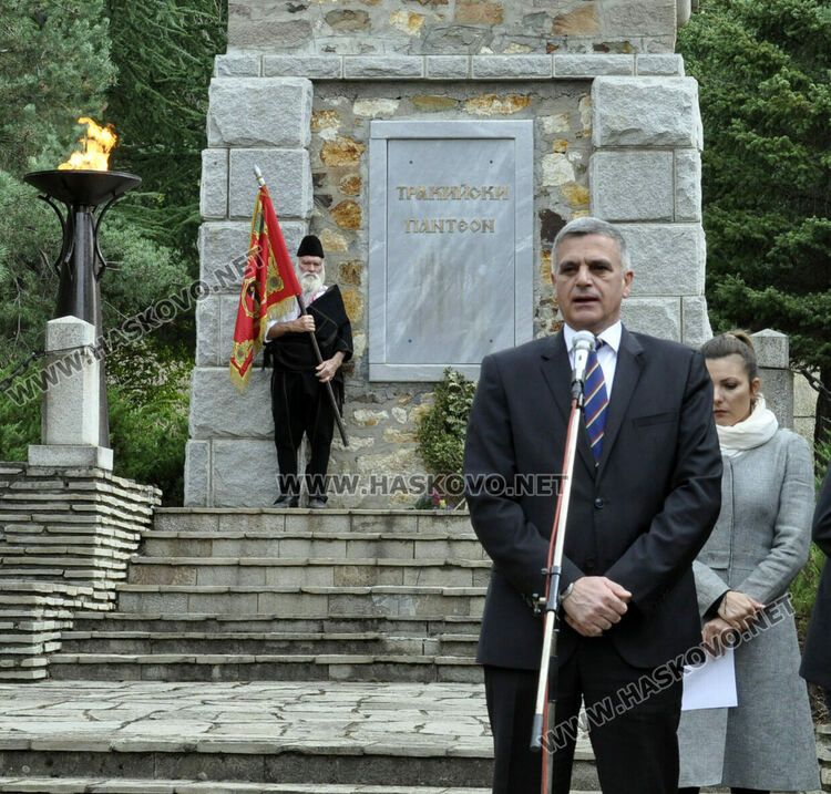 Премиер и вицепрезидент на тракийското поклонение в Маджарово