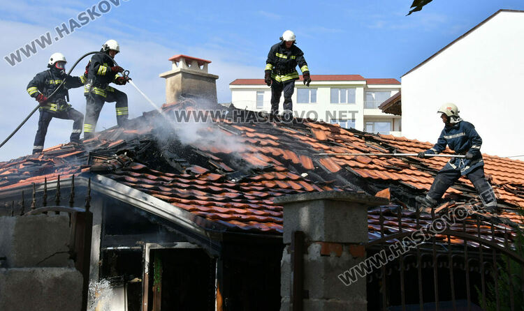 Къща горя в Хасково