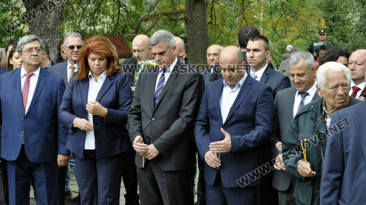 Премиер и вицепрезидент на тракийското поклонение в Маджарово