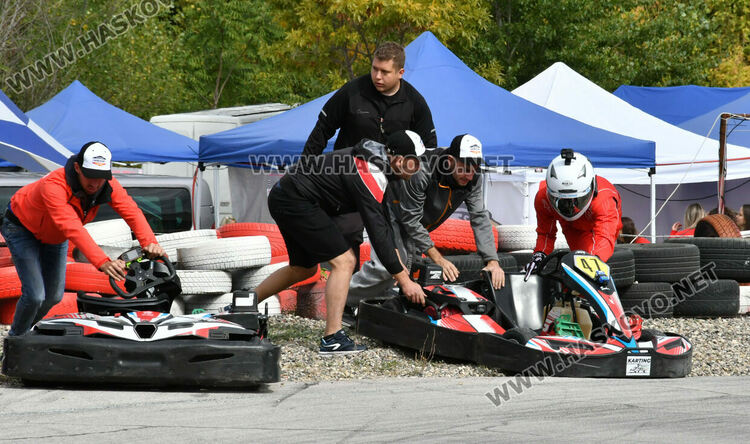 Над 250 пилоти в 24-часово състезание на картинг пистата край Хасково