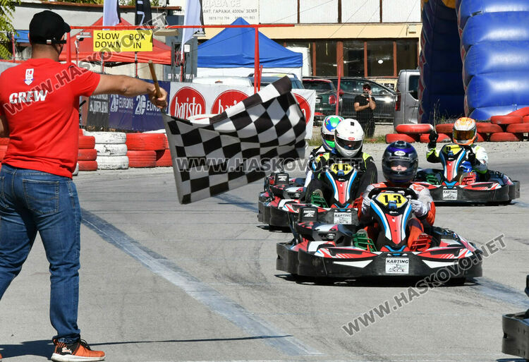 Българи са в призовата тройка на 24-часовото състезание на картинг пистата в Хасково