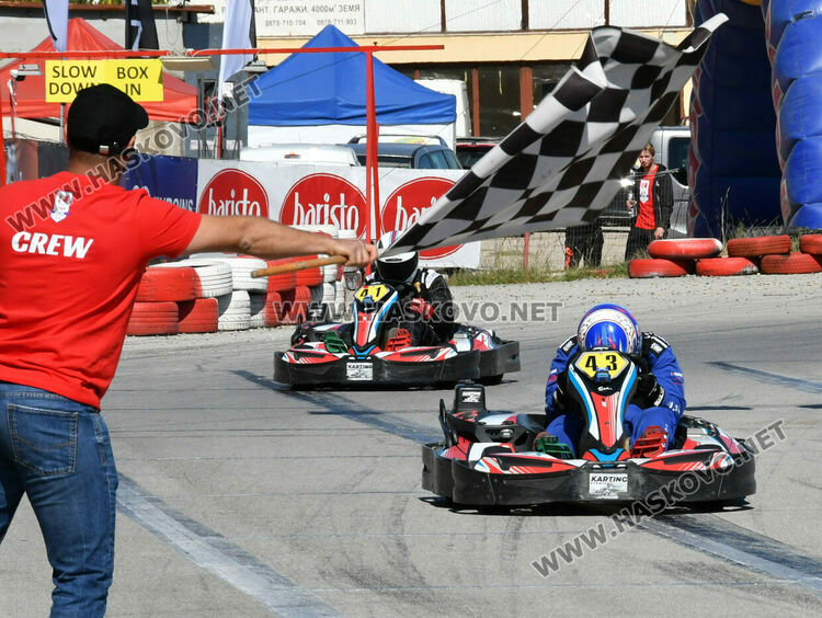 Българи са в призовата тройка на 24-часовото състезание на картинг пистата в Хасково