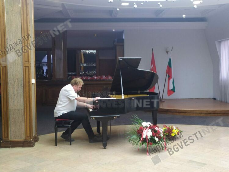 Серия приятелски концерти събраха ценителите на класическата музика по покана на Генералното консулство на Р Турция