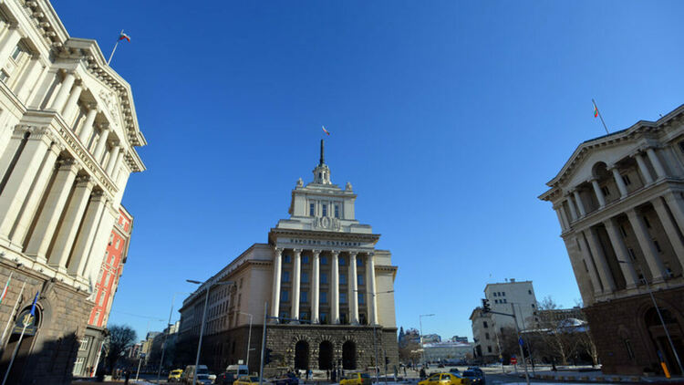 Нов президент - надали, ново политическо лидерство - дали?