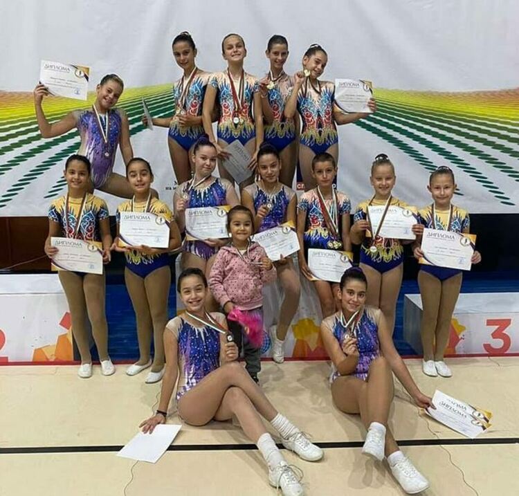 Младите надежди на „Виолена“ и „Мага спорт“ на върха на спортната аеробика на Държавното в Пловдив