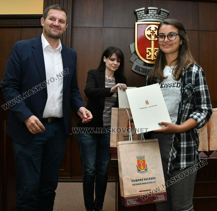 Наградиха победителите във фотоконкурса „Аз обичам Хасково“ – Ваканция 2021