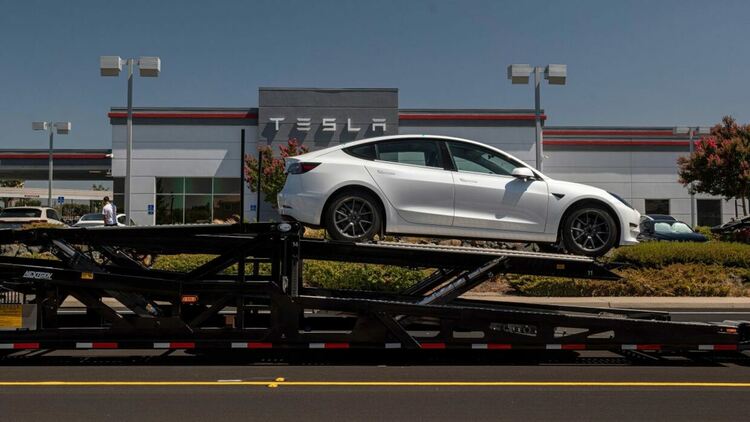 Tesla постави нов рекорд по тримесечни продажби на електромобили